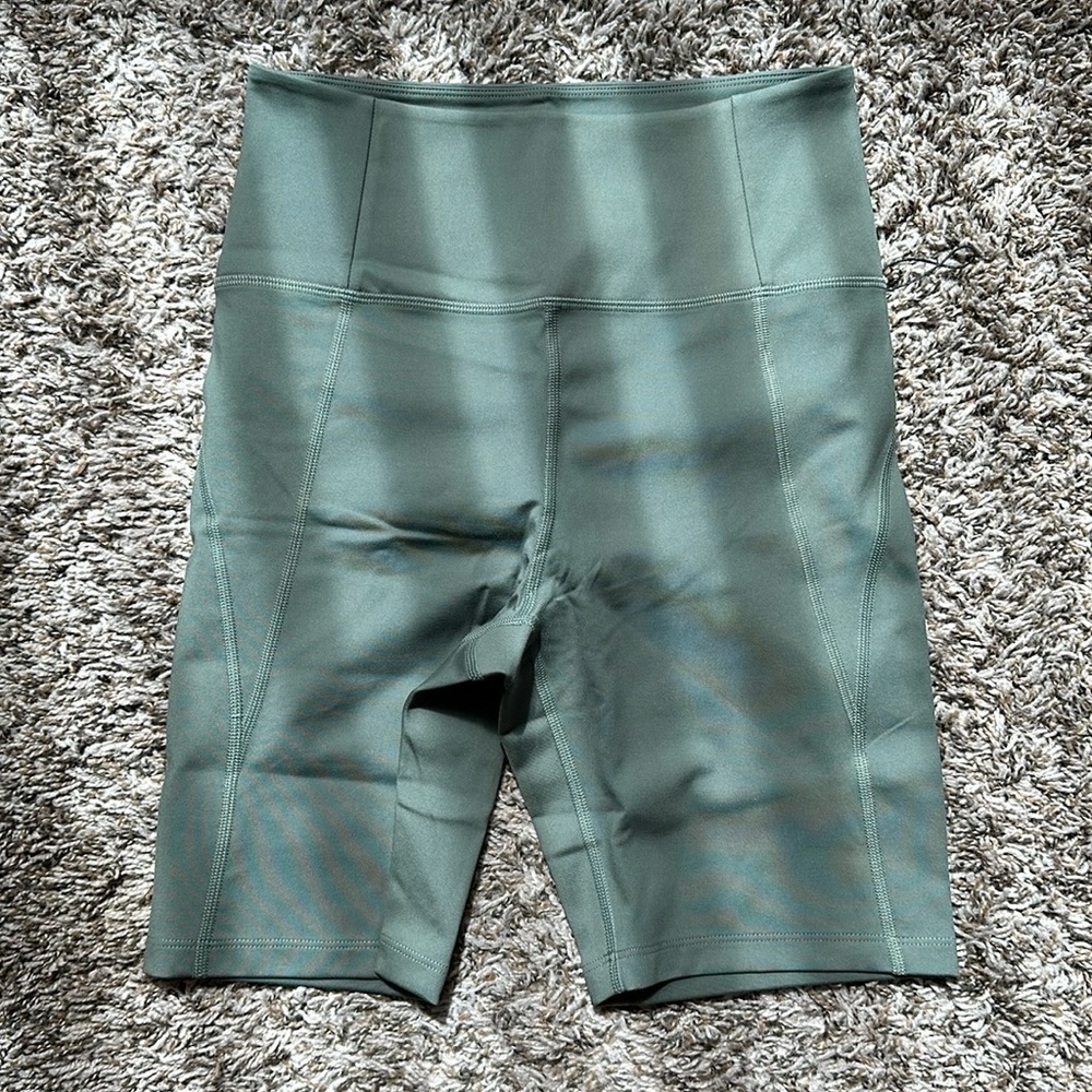 NWT Girlfriend Collective Thyme High Rise Bike Short M